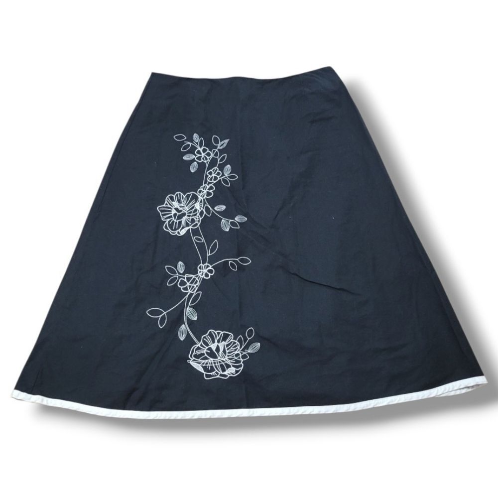 Notations Skirt Size 4 W24"in Waist Women's A-Line Skirt Floral Embroidery Black